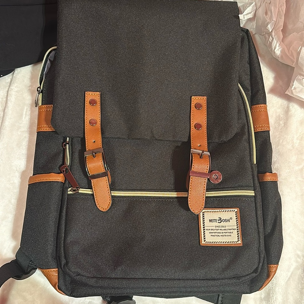 New backbag with charging dock